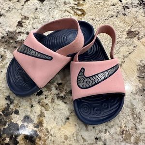 Nike slides size 7c